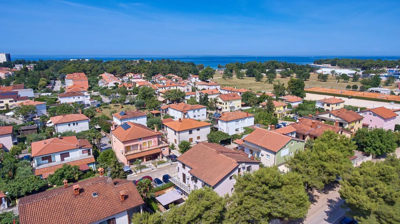Apartments Christine Умаг Экстерьер фото